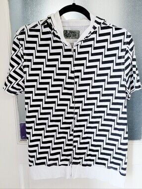 Black & White Zigzag Short-Sleeve Zip Hoodie - A Fine Mess- HOT TOPIC